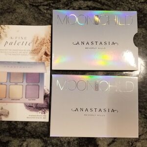Anastasia Beverly Hills Moonchild Palette with Holographic Shine